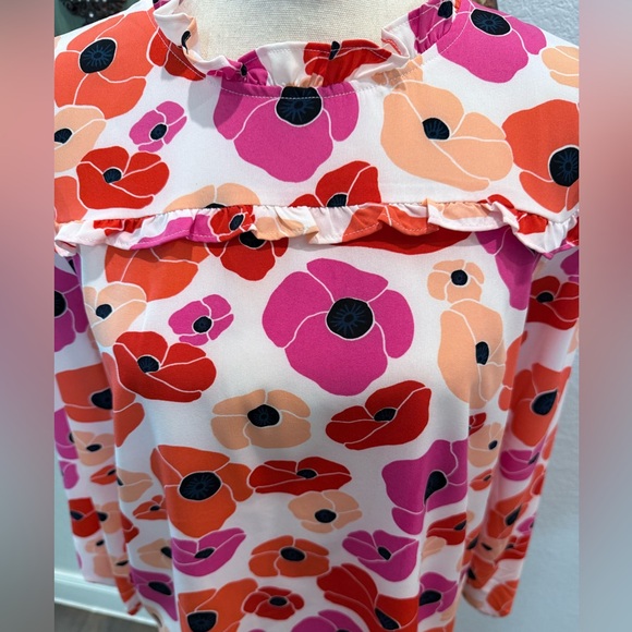 Floral blouse, size Small, by Michelle McDowell. NEW WITH TAGS! - Picture 2 of 6